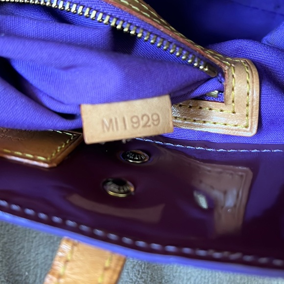 Louis Vuitton Reade PM Purple Vernis
Leather Hand Bag - Picture 3 of 16